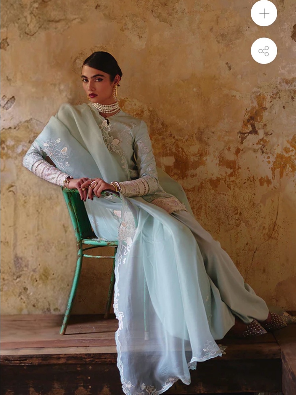 Suffuse Ourea Pakistani Suit - Picture 5 of 16